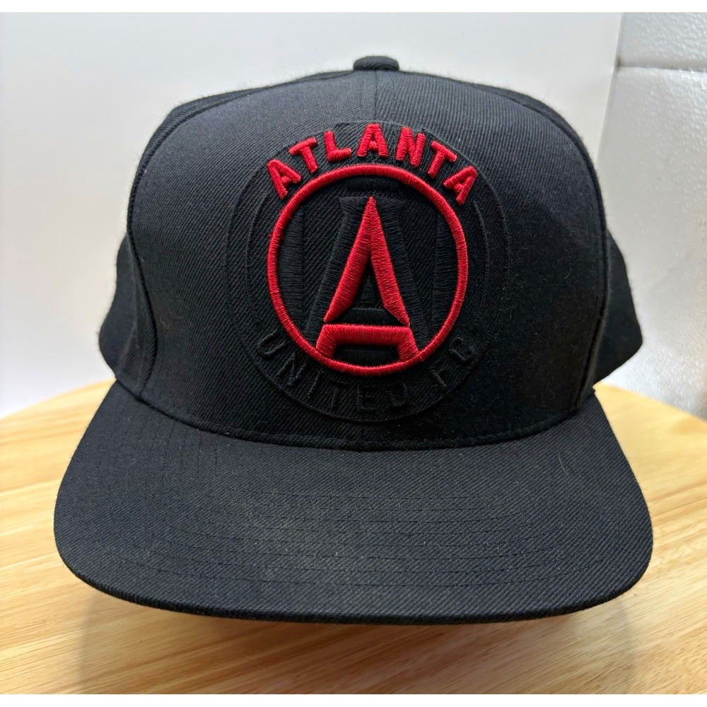 Mitchell & Ness Atlanta United FC MLS Black/Red Snapback Cap One Size